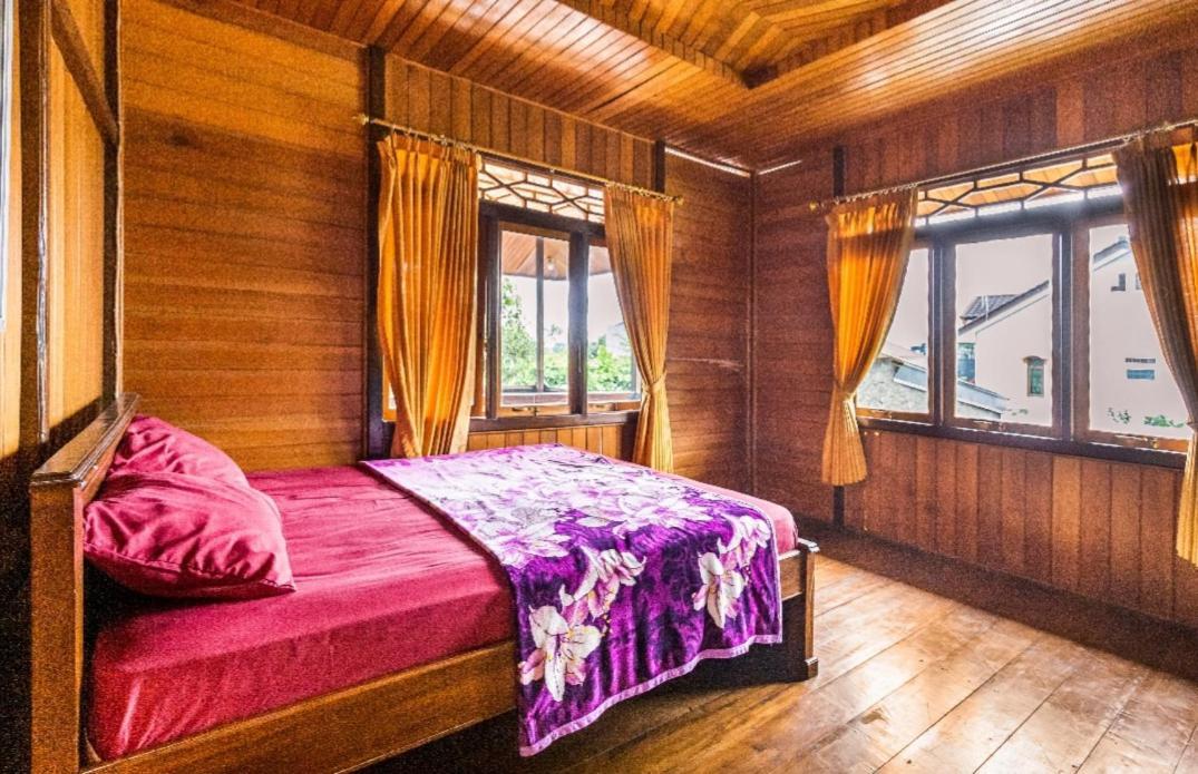 Villa Anjung Balak Cisarua Exteriör bild