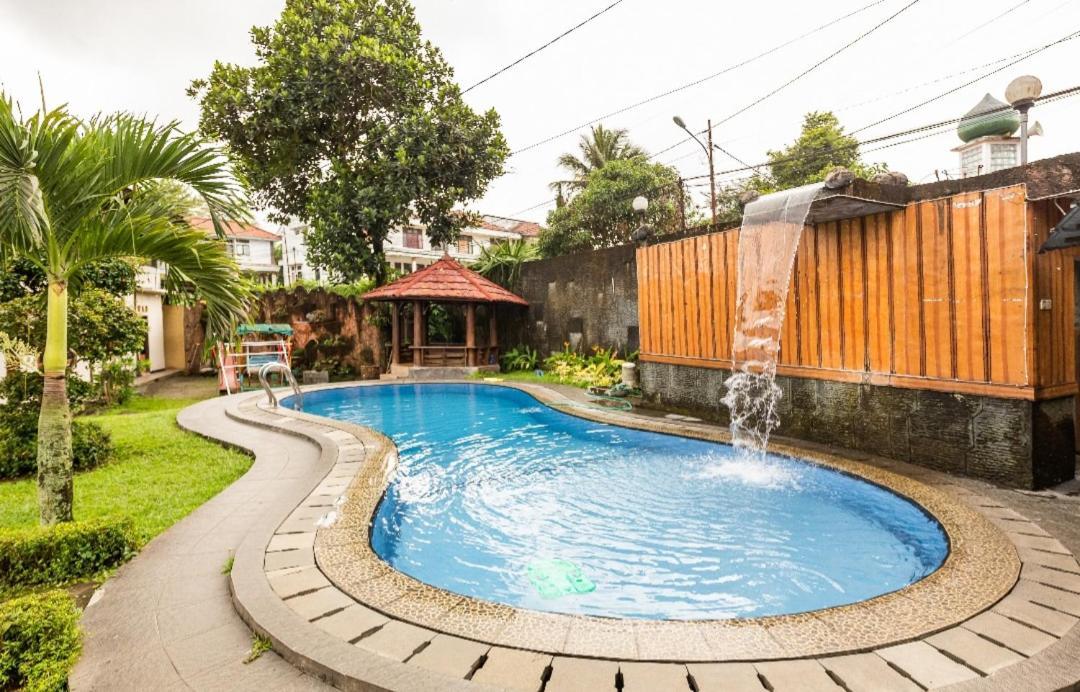 Villa Anjung Balak Cisarua Exteriör bild