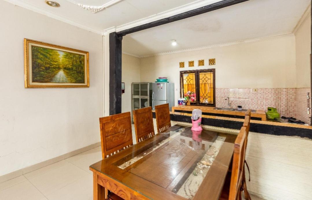 Villa Anjung Balak Cisarua Exteriör bild